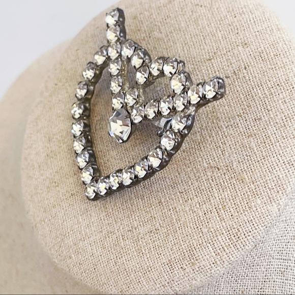 Vintage Silver Tone Large Heart Rhinestone Center Arrow Statement Brooch Love - Picture 7 of 10